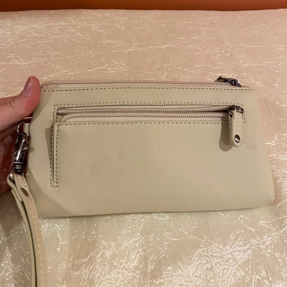 NEW Fiorelli Upright Wallet/Wristlet - Picture 4 of 10